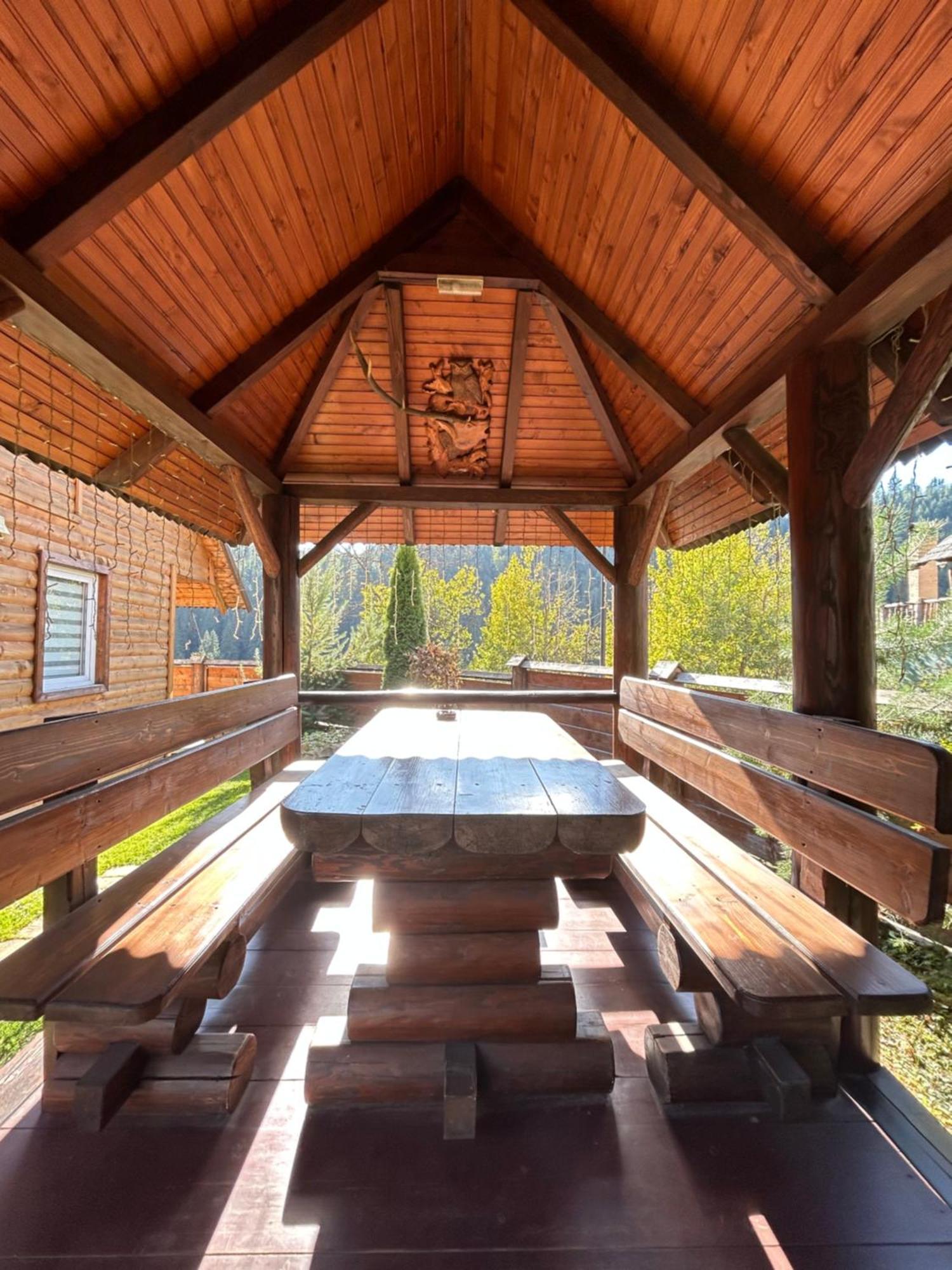 Guest House Kaspiy Bukovel Bagian luar foto