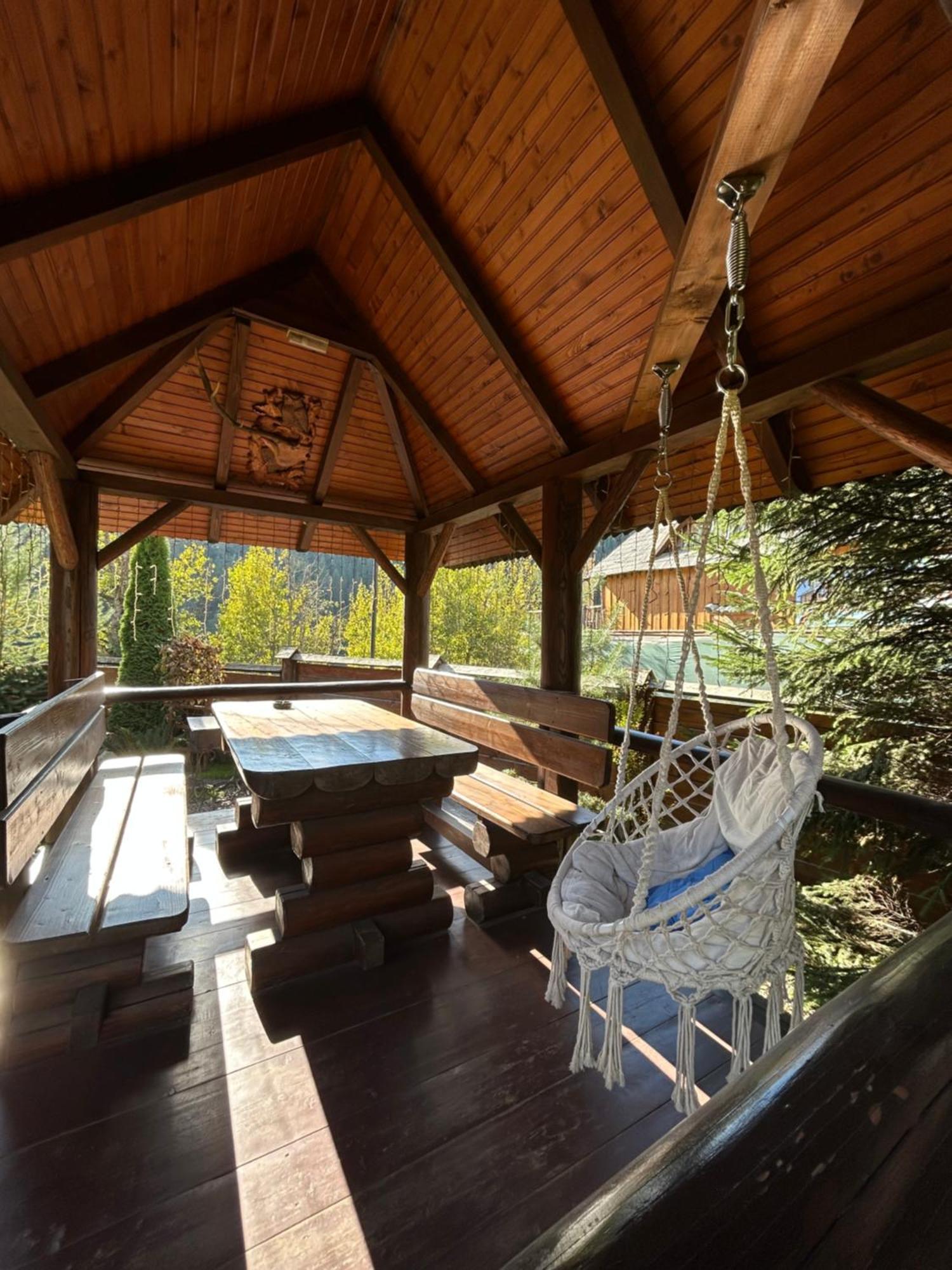 Guest House Kaspiy Bukovel Bagian luar foto
