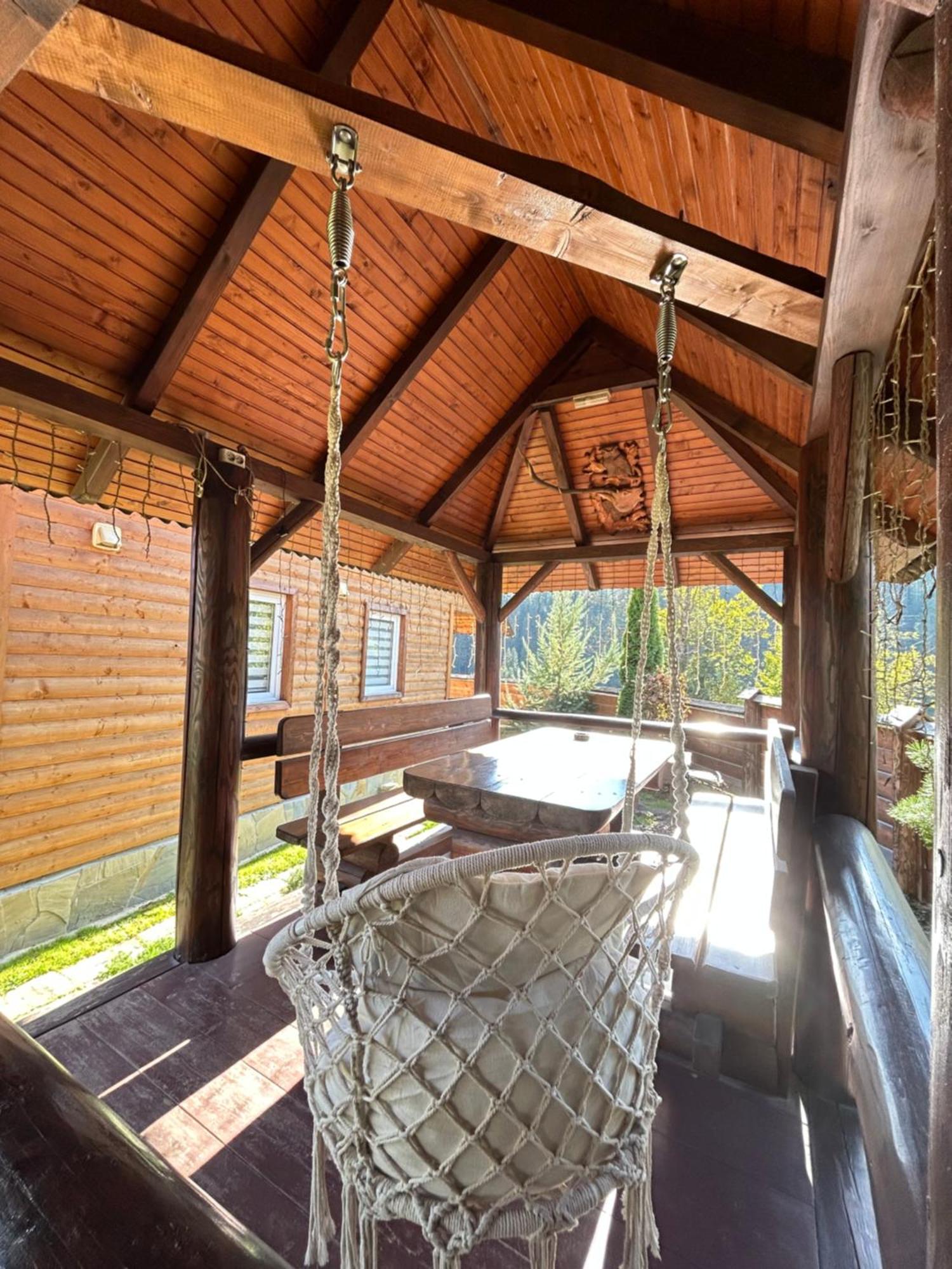 Guest House Kaspiy Bukovel Bagian luar foto
