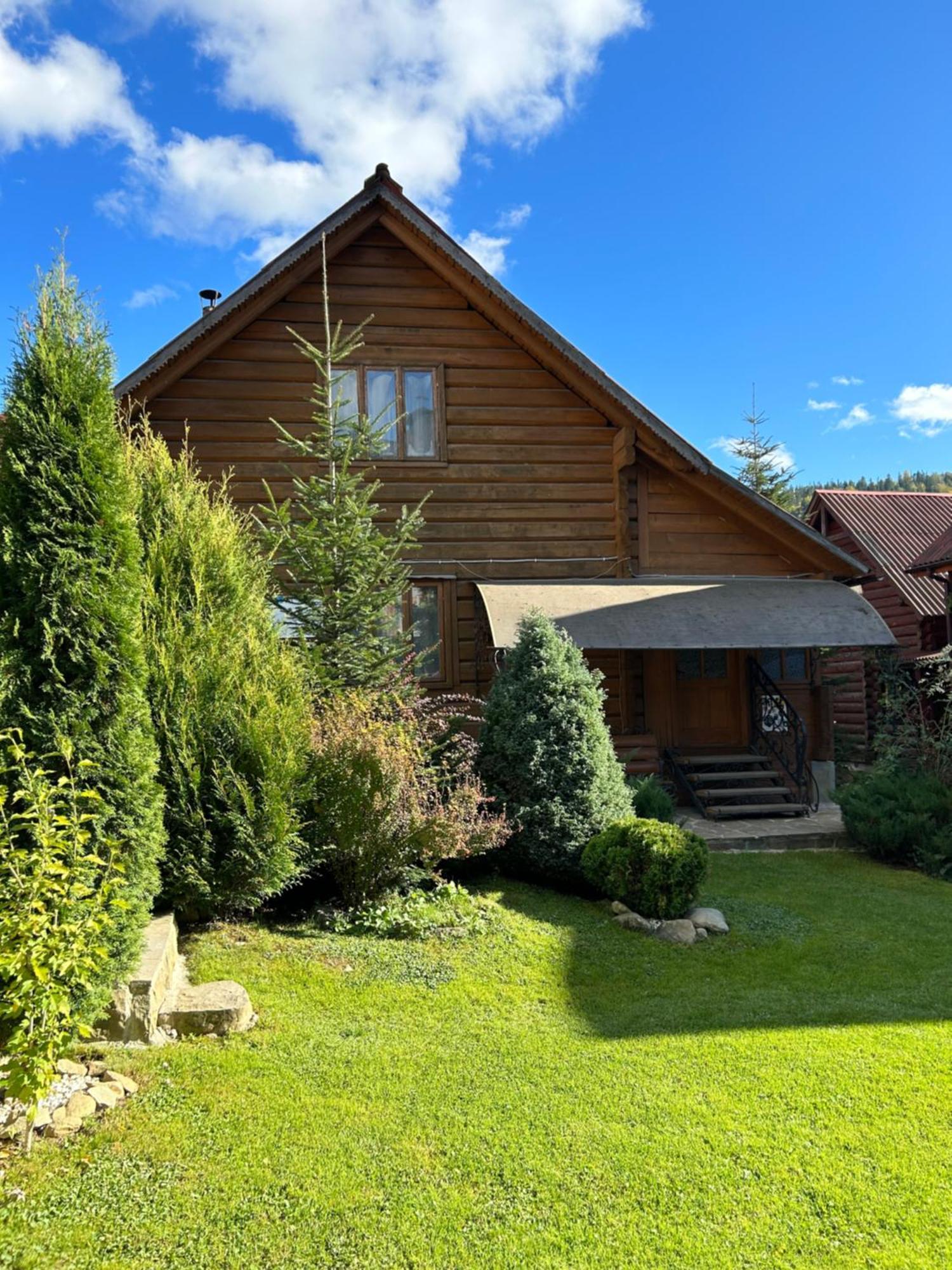 Guest House Kaspiy Bukovel Bagian luar foto