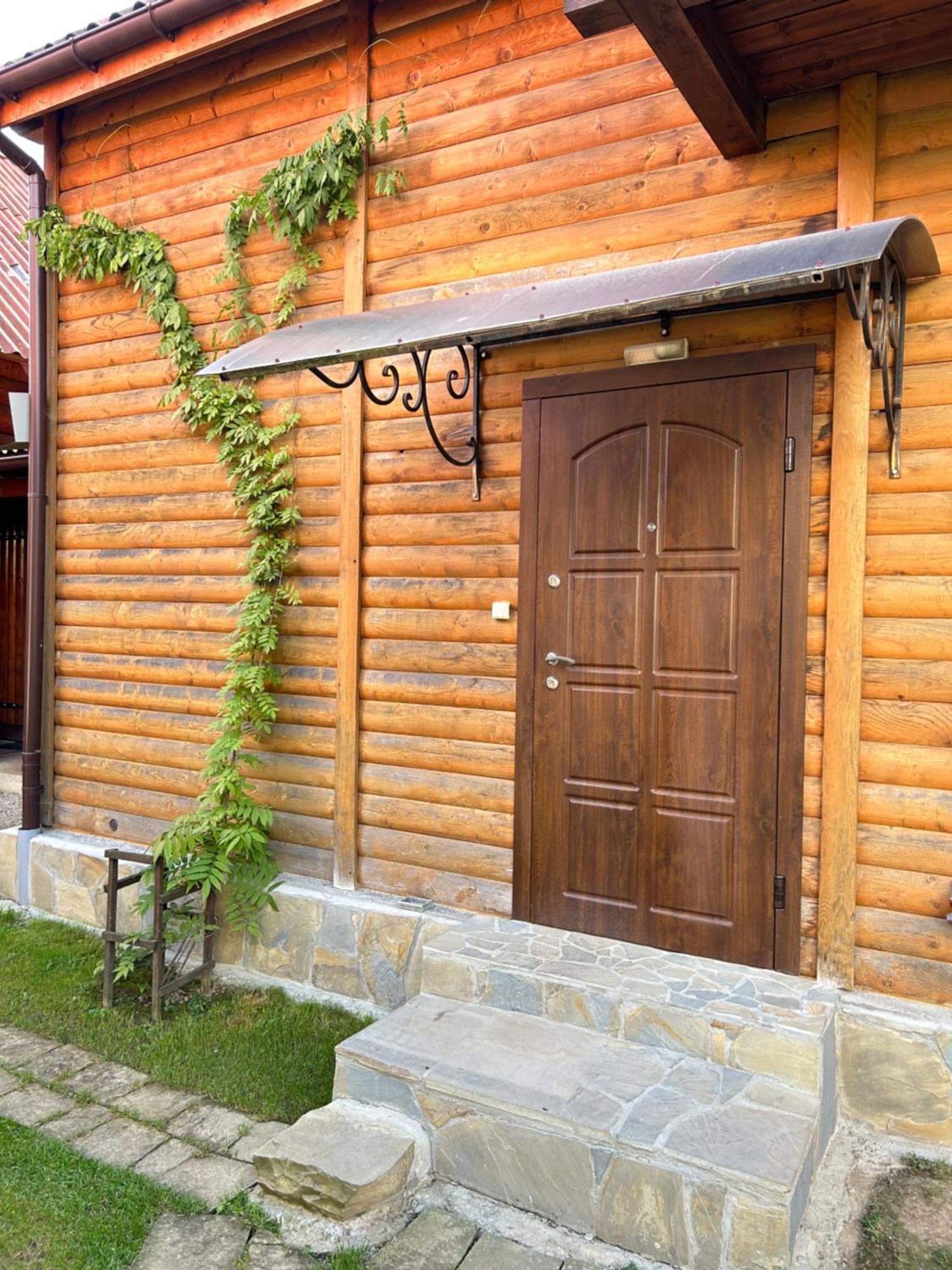 Guest House Kaspiy Bukovel Bagian luar foto