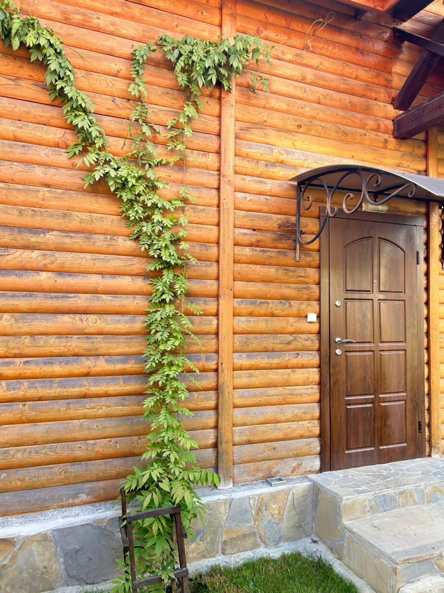 Guest House Kaspiy Bukovel Bagian luar foto