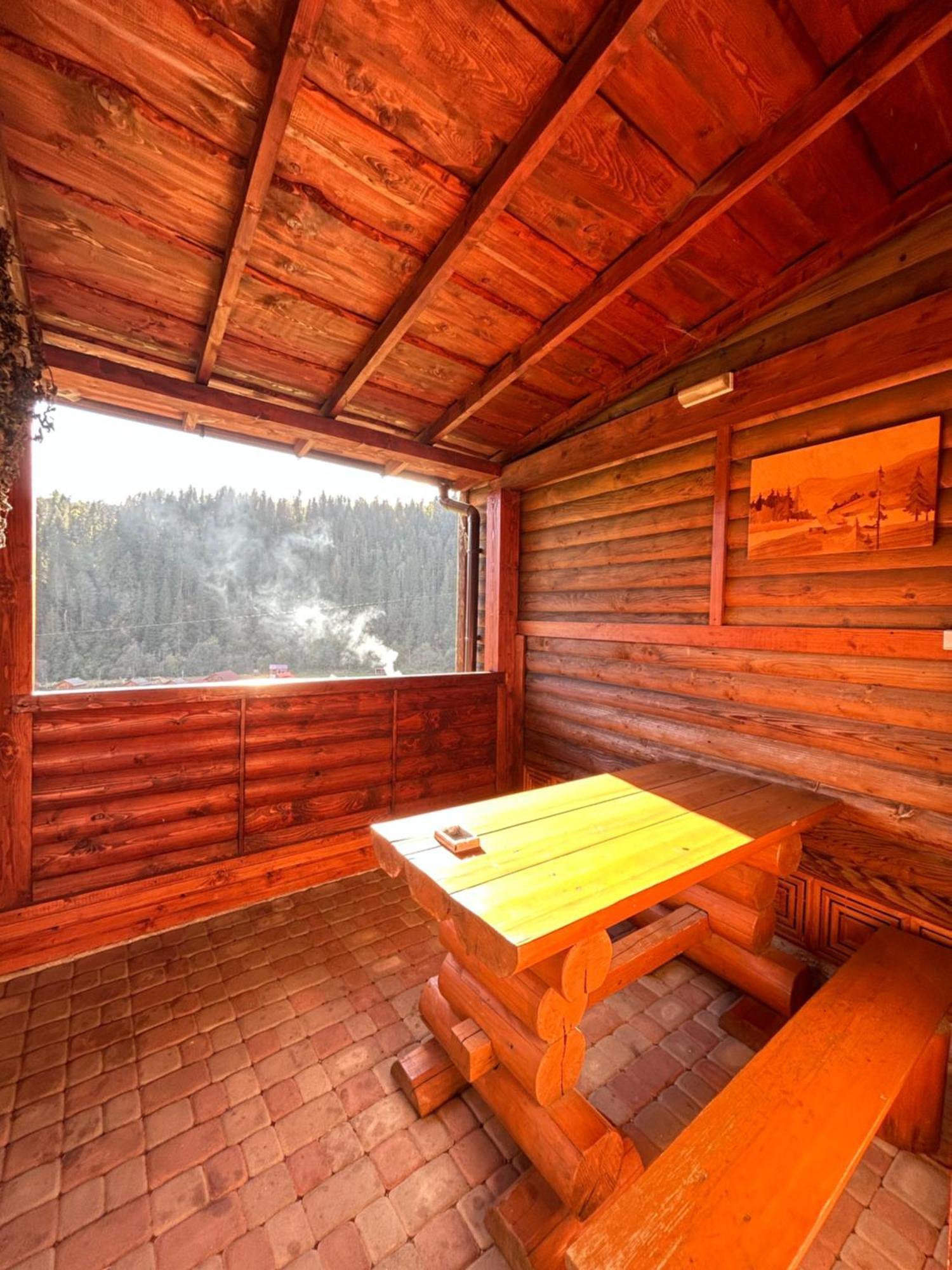 Guest House Kaspiy Bukovel Bagian luar foto