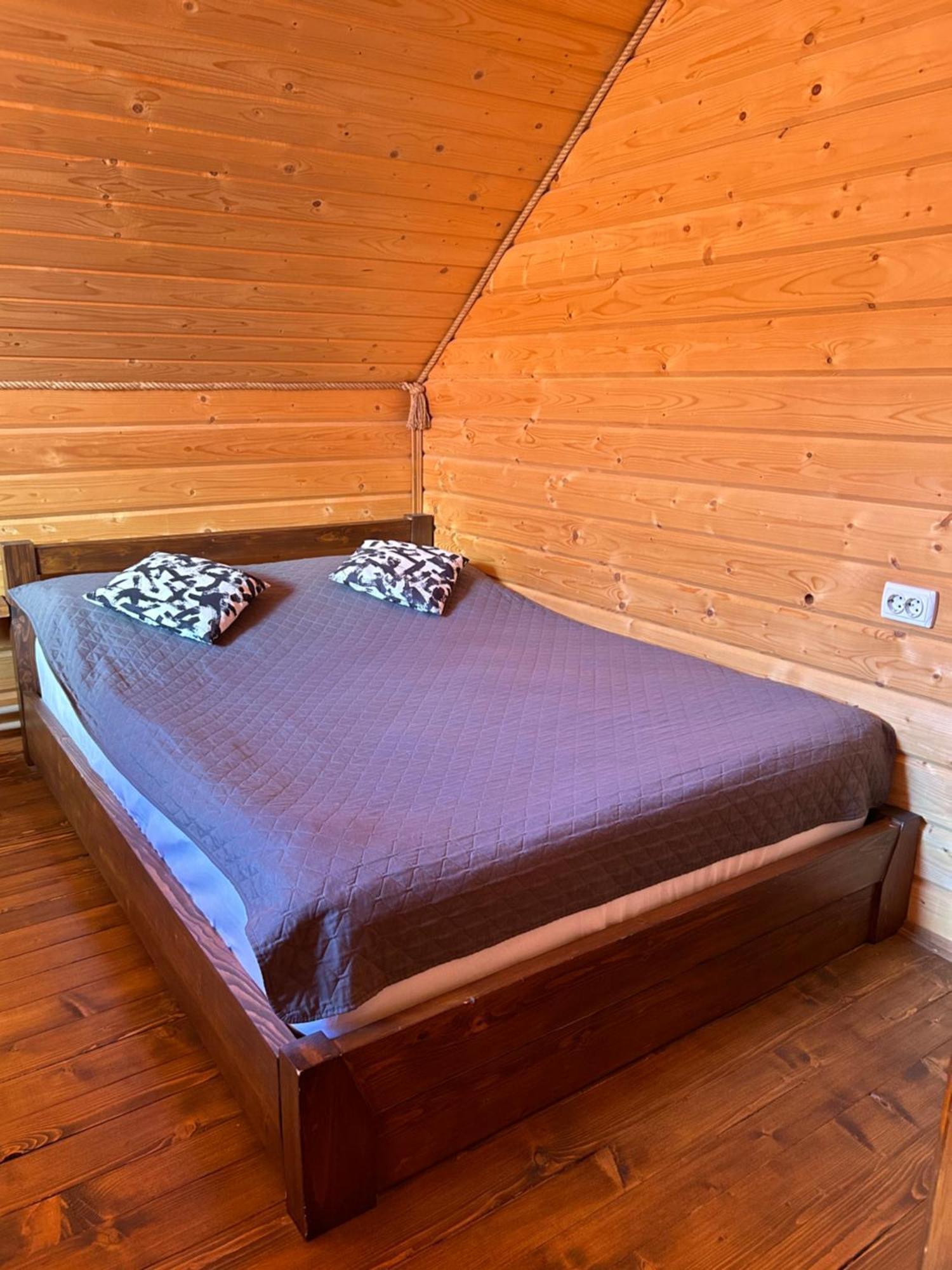 Guest House Kaspiy Bukovel Bagian luar foto