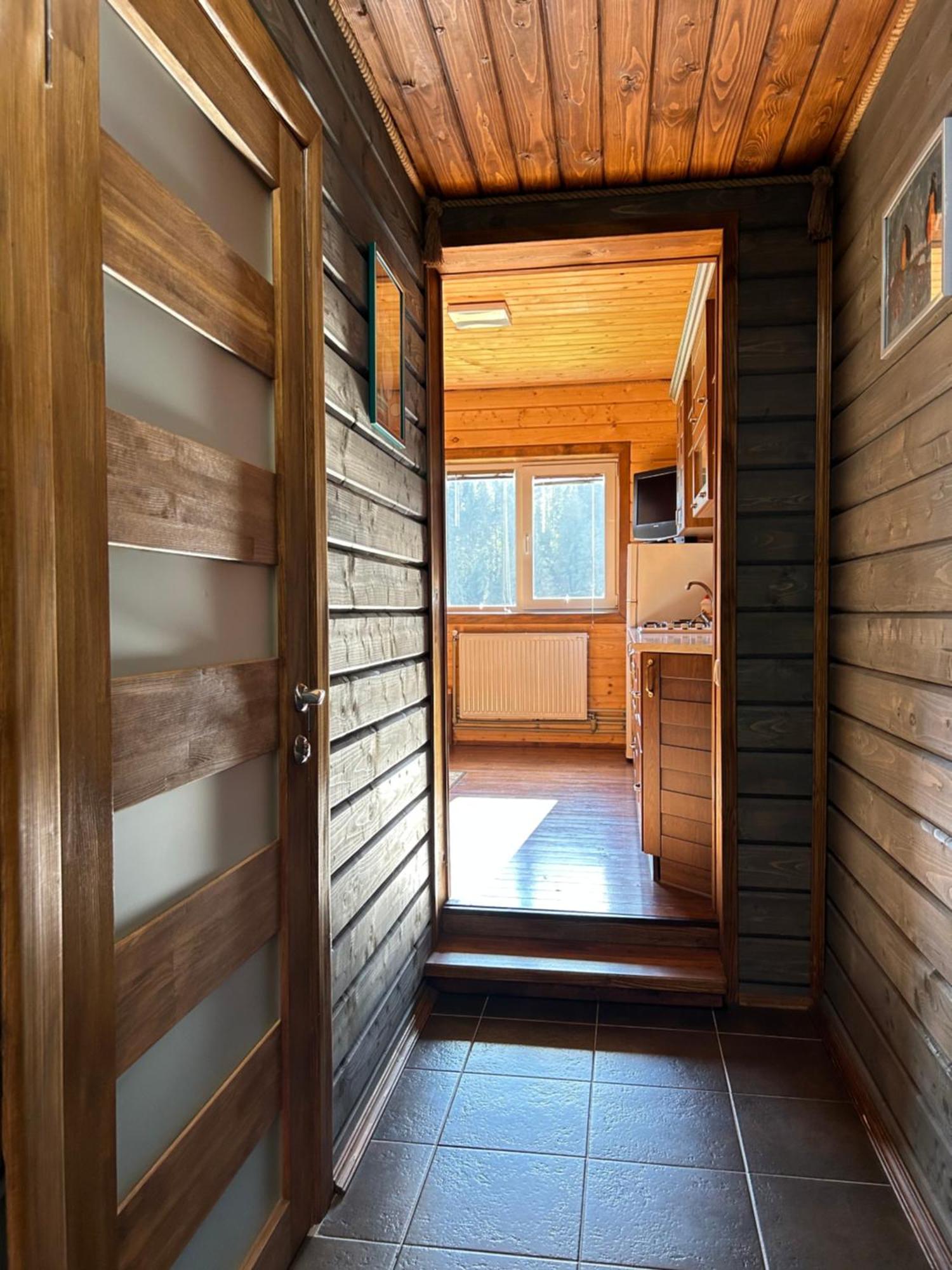 Guest House Kaspiy Bukovel Bagian luar foto