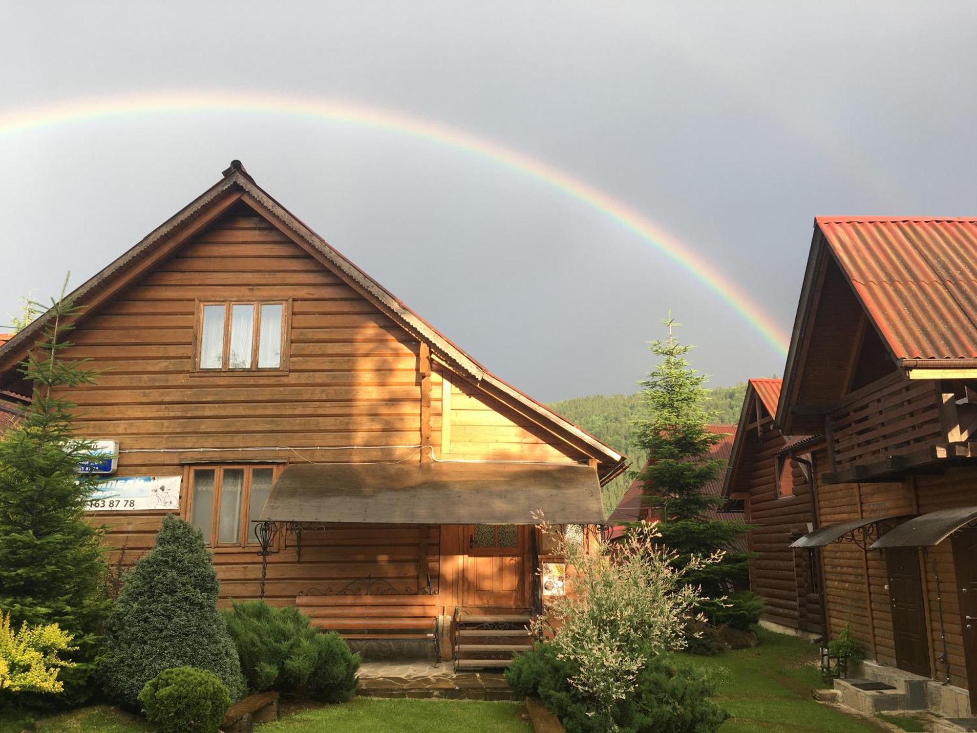 Guest House Kaspiy Bukovel Bagian luar foto