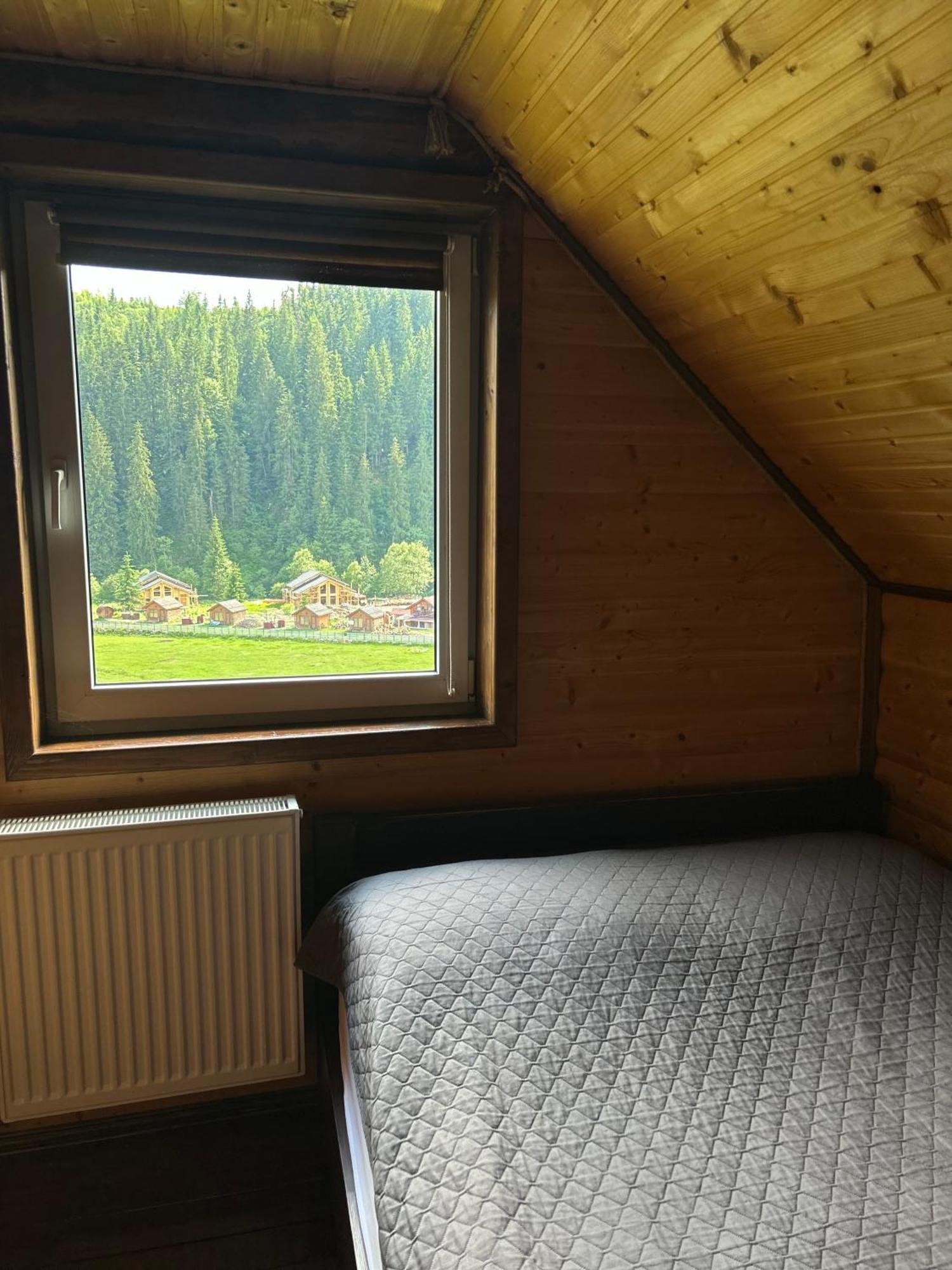 Guest House Kaspiy Bukovel Bagian luar foto