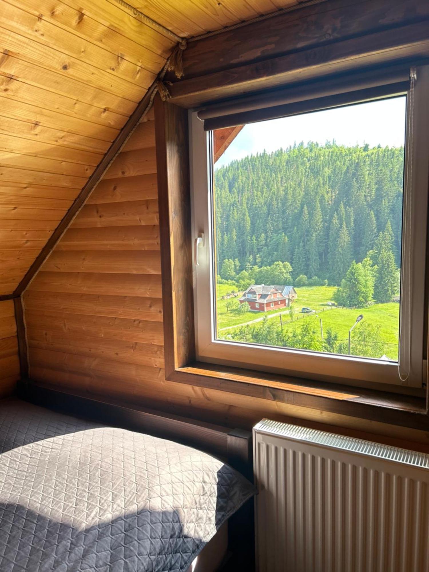 Guest House Kaspiy Bukovel Bagian luar foto