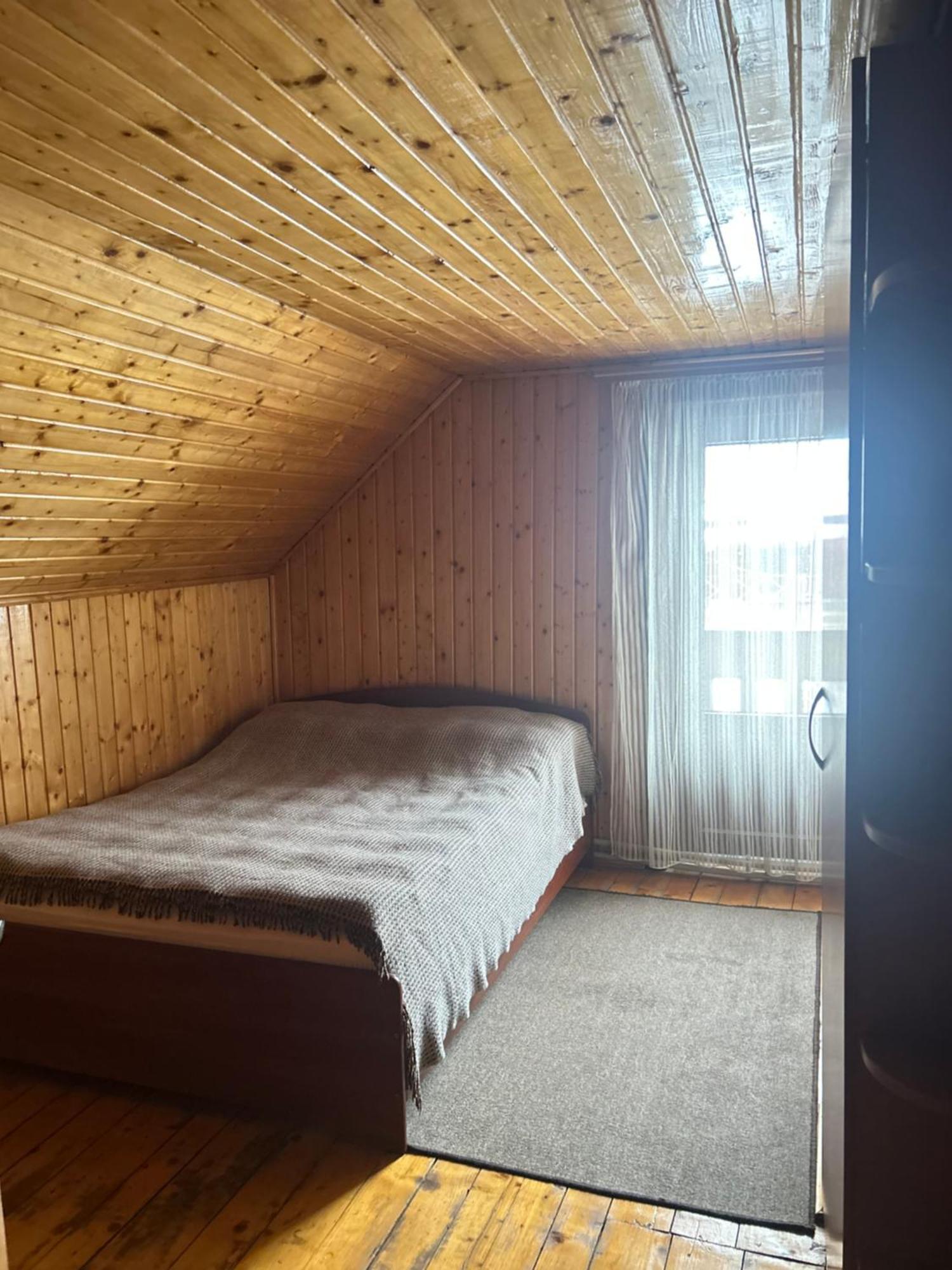 Guest House Kaspiy Bukovel Bagian luar foto
